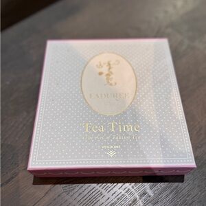 Ladurée Tea Time: The Art of Taking Tea (Hardcover Gift Set)